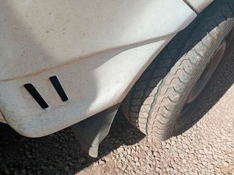 vendo hr baú, manutenção em dia,4 pneus novos documentos tudo ok!