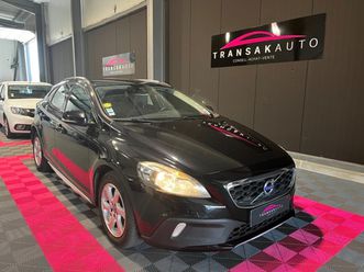 volvo v40 cross country d3 150 cv momentum geartronic a + kit distri à jour + caméra de recul + bluetooth