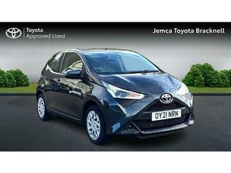 toyota aygo x-play hatchback's 1.0 vvt-i x-play euro 6 5dr (safety sense)
