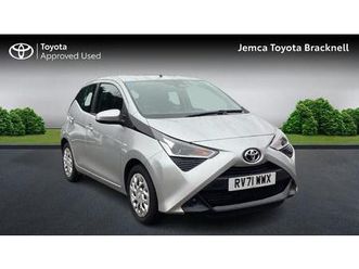 toyota aygo x-play hatchback's 1.0 vvt-i x-play x-shift euro 6 5dr (safety sense)
