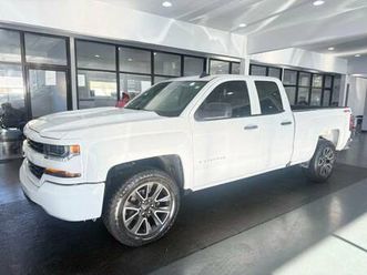 2018 chevrolet silverado 1500 double cab custom pickup 4d 6 1/2 ft v8,