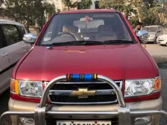 chevrolet tavera neo 3-10 str bs-iii 2010