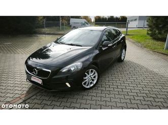 volvo v40 cross country d2 drive-e momentum