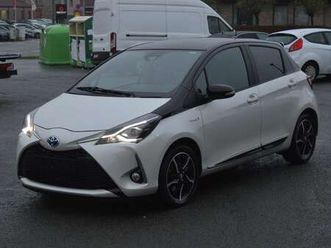 yaris hybrid 1.5 vvt-i comfort black and white