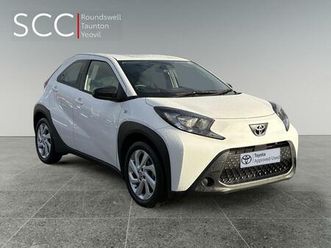 1.0 vvt-i pure x-shift euro 6 (start/stop) 5dr