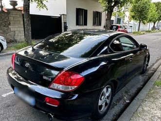 hyundai coupé noire : 1,6 105ch essence (prix légèrement négociable)