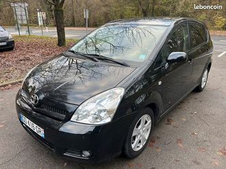 une belle toyota corolla verso essence1.8l 130ch boîte auto 7 places cuir