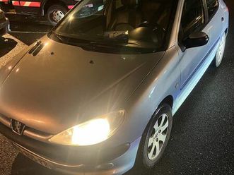 206 2l hdi toit panoramique idéal jeune conducteur