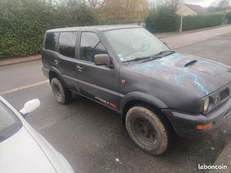 vend 4*4 terrano 2 7place