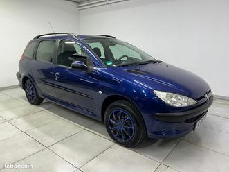 peugeot 206 1.4 grand filou elle est absolument impeccable et 100% d'origine moteur etc