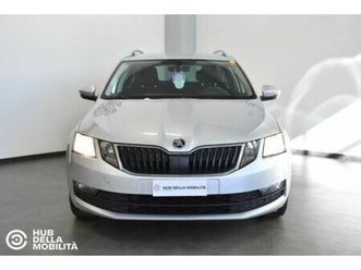 skoda octavia station wagon 1.5 g-tec dsg wagon ambition del 2020 usata a foligno