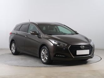 hyundai i40 1.7 crdi serv.kniha, tempomat, park. senzory
