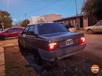 vendo renault 9
