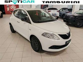 ypsilon 1.0 firefly 5 porte s&s hybrid ecochic si