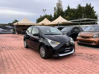 aygo 5p 1.0 x-clusiv m-mt 72cv