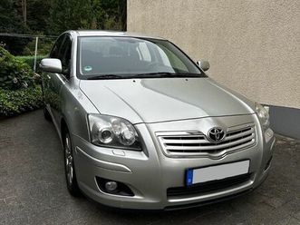 toyota avensis executive 2,4-l-vvt-i automatik exec...