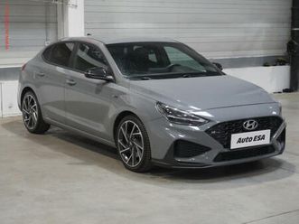 hyundai i30 1.5t-gdi fastback, 1.maj,čr