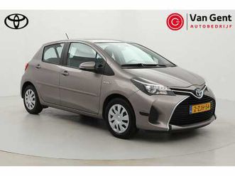 toyota yaris 1.5 hybrid aspiration | origineel nl | navigatie | cruise control | clima | camera | bluetooth