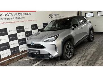 toyota yaris cross elegant bi-tone