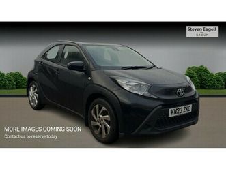 1.0 vvt-i pure hatchback 5dr petrol x-shift euro 6 (start/stop) (72 ps)-/