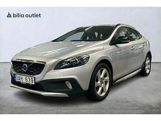 volvo v40 cross country d2 aut momentum 115hk p-värm pdc