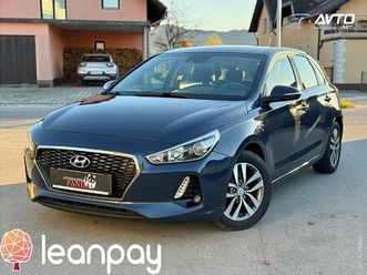 hyundai i30 1.6 crdi premium + 1 lastnik + kamera + led + top