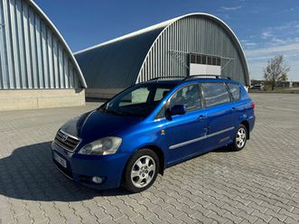 toyota avensis verso an. 2002