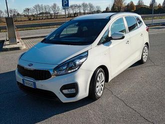 kia carens 2018
