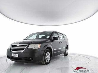 chrysler grand voyager grand voyager 2.8 crd dpf limited del 2011 usata a viterbo