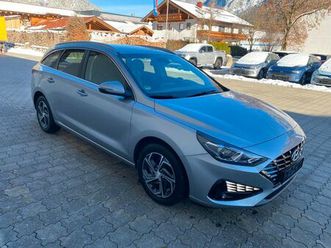 hyundai i30 kombi 1.5 pure, shz,lhz,led,appcon. 81 kw...