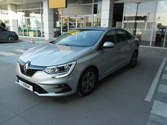 sedan 1.3 tce touch edc