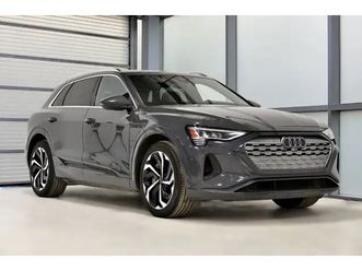 2024 audi q8 e-tron premium / b&o / massage / carplay / 1.99% /