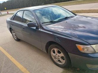 1998 lexus es 300 great runner 1800$