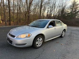 2011 chevy impala runs great! cheap transportation!