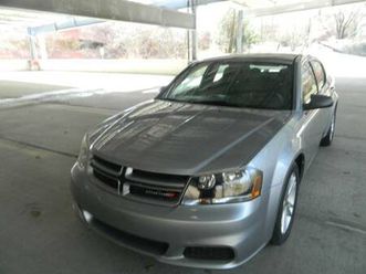 2013 dodge avenger v6 like new/holiday sale