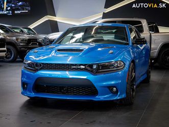 dodge charger 6.4 scat pack super bee za 80 027 €