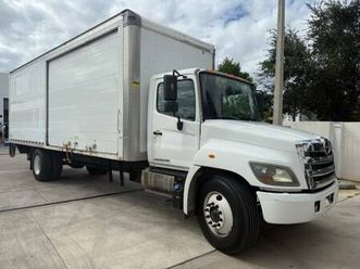 2016 hino 258/268 26 ft box with lift gate