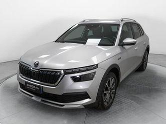 skoda kamiq 1.0 tsi 110 cv dsg scoutline del 2023 usata a carnago