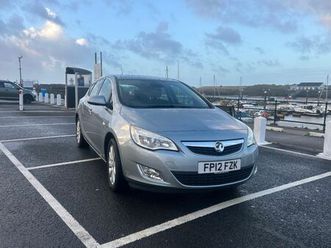 vauxhall, astra, hatchback, 2012, manual, 1686 (cc), 5 doors