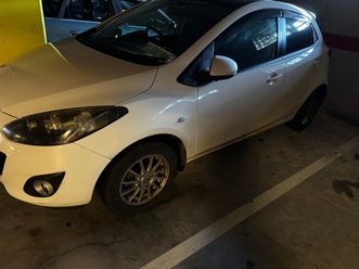 mazda demio (2)- perfect city car