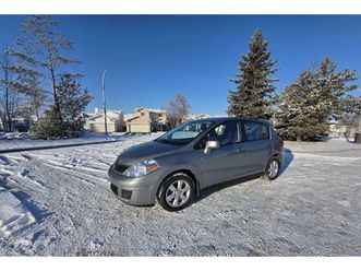 64000 km nissan versa, 2010