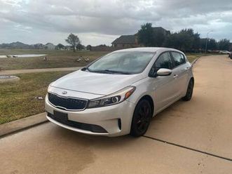 2018 kia forte 5 ( clean title )