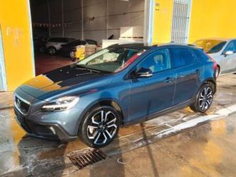 volvo v40 cross country d4 top zustand