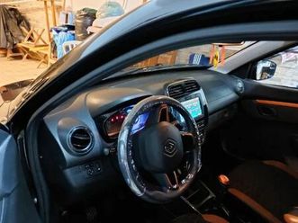 renault kwid outsider 1.0 flex 12v 5p mec. 2020