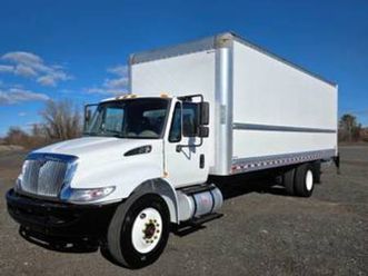 2018 international 4300 26 foot box truck