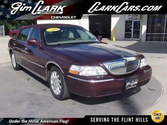 used 2006 lincoln town car executive l