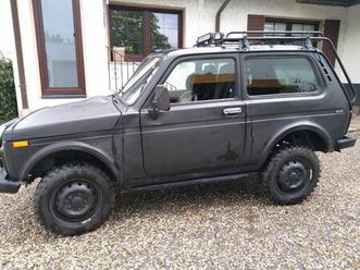 lada niva 1,7 i ( restlos reduziert)