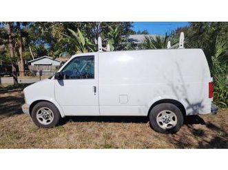 2005 gmc safari cargo van