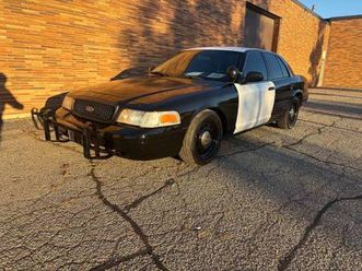 2010 ford crown victoria