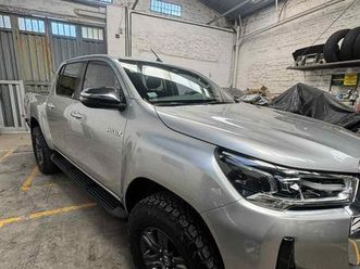 toyota hilux srv 4x4 2022